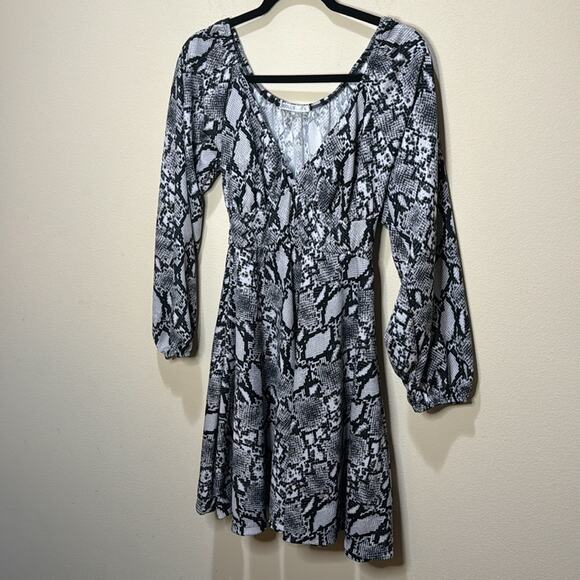 Rebdolls Snake Print Babydoll Long Sleeve Dress Size L - Picture 2 of 8